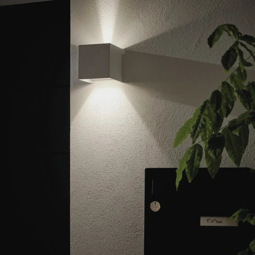 Wandbeleuchtung mit flexibler Lichtsteuerung | LumaDesign