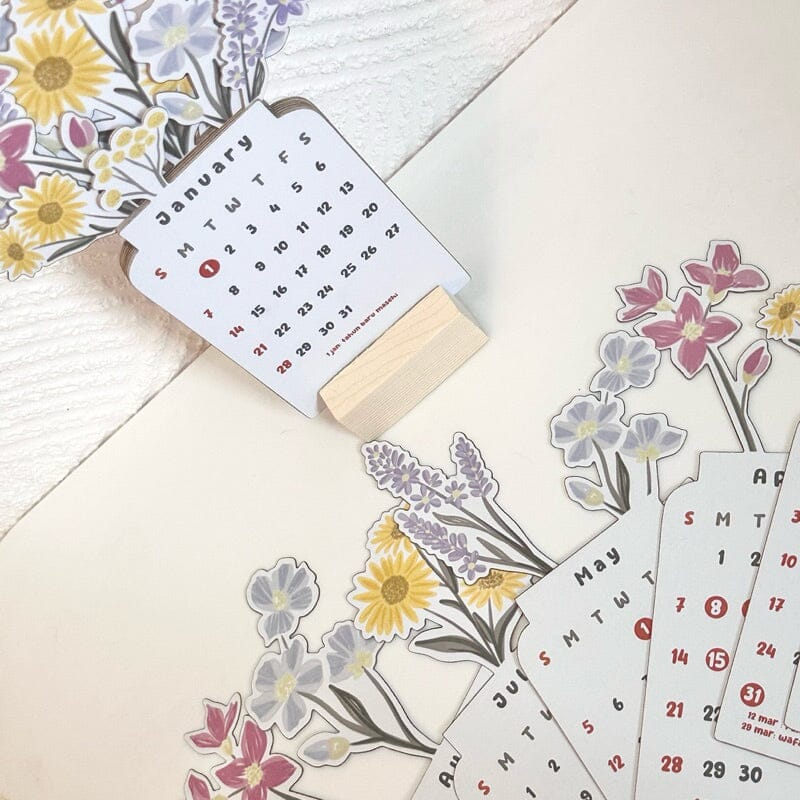 Schreibtischkalender 2024 mit blühenden Blumen