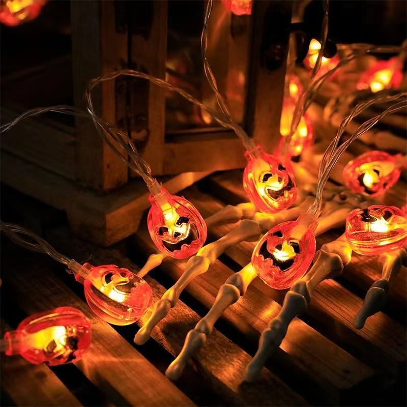 Fröhliche Kürbislichter für Halloween-Atmosphäre