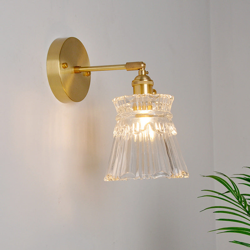 Elegante Wandleseleuchte mit schwenkbarem Arm und Glaskuppel