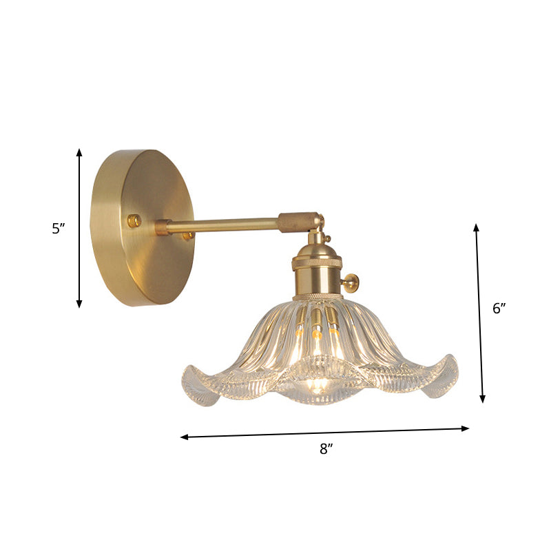 Elegante Wandleseleuchte mit schwenkbarem Arm und Glaskuppel