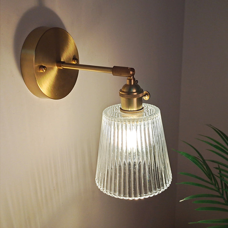 Elegante Wandleseleuchte mit schwenkbarem Arm und Glaskuppel