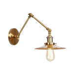 Elegante Wandlampe aus Messing mit Schwenkarme und Schirm
