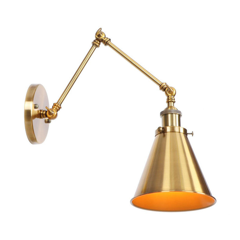 Elegante Wandlampe aus Messing mit Schwenkarme und Schirm