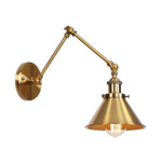 Elegante Wandlampe aus Messing mit Schwenkarme und Schirm