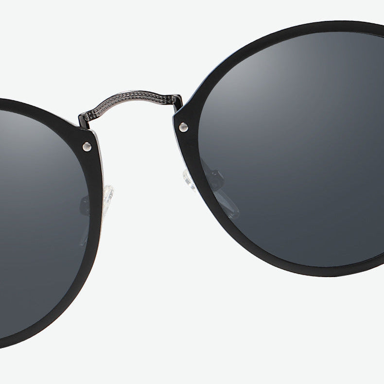 LuxeVision – Fashionable Men's Sunglasses UV400
