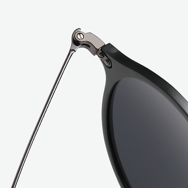 LuxeVision – Fashionable Men's Sunglasses UV400