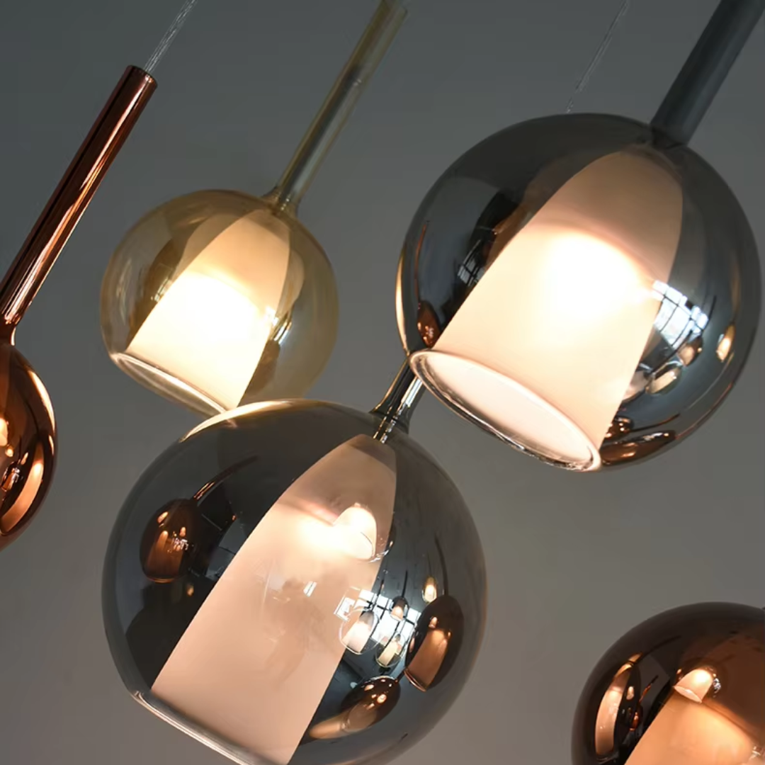 Elegante Pendelleuchte aus Glas – LuminaSphere