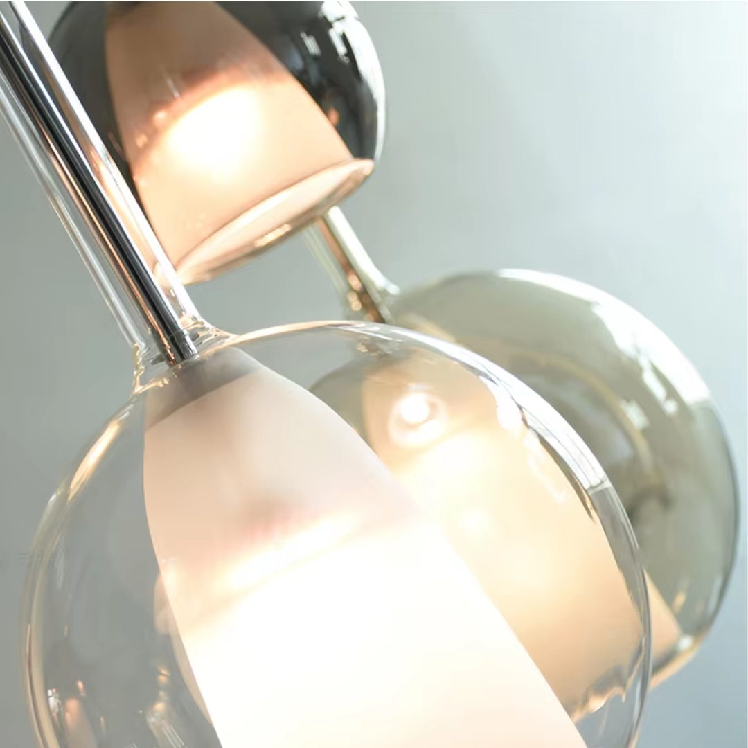 Elegante Pendelleuchte aus Glas – LuminaSphere