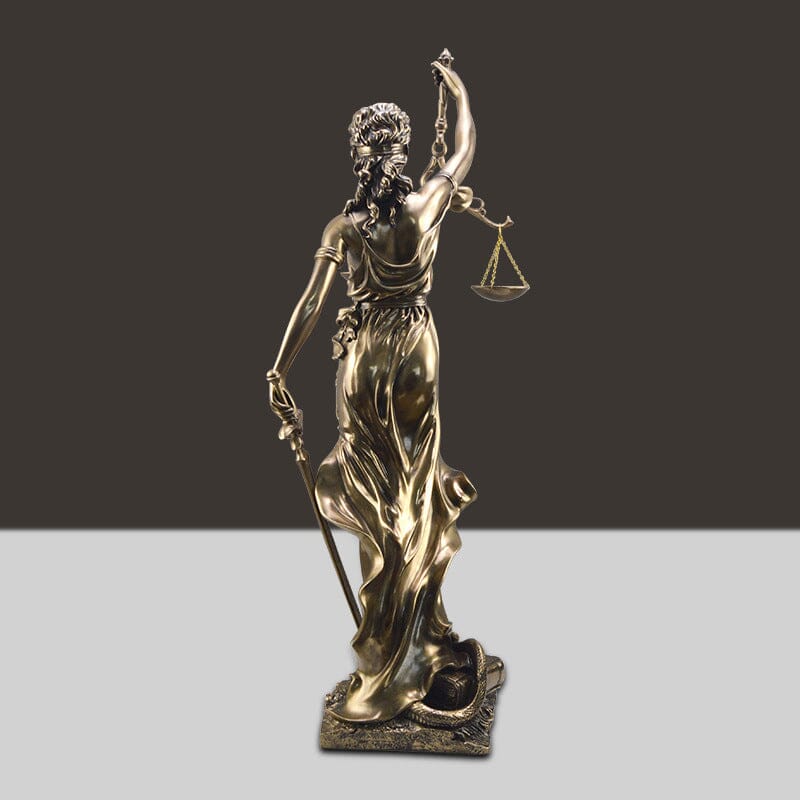 Elegant Statue of Justice – Symbol of Fairness and Order
