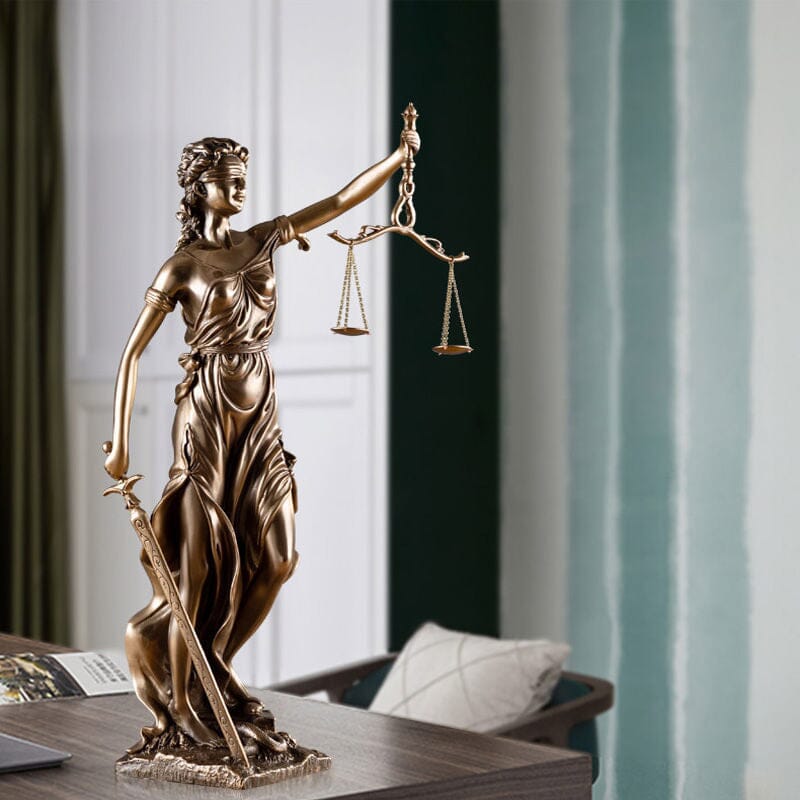 Elegant Statue of Justice – Symbol of Fairness and Order