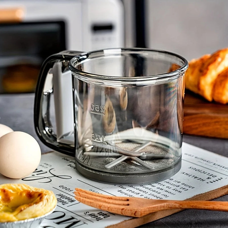 Mehl-Sieb mit Druckgriff – 250 ml Backhilfe