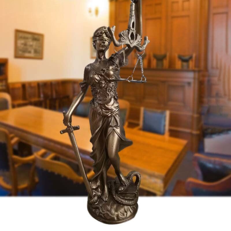 Elegant Statue of Justice – Symbol of Fairness and Order