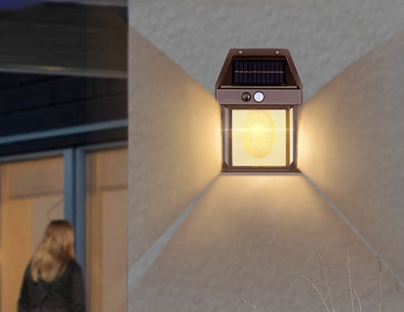 Solarbetriebene Außenwandlampe mit Bewegungsmelder