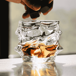 Elegantes Kristall-Whiskyglas mit Facettenmuster