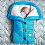 Gefütterter Babyschlafsack mit Kapuze – Weicher Strickstoff
