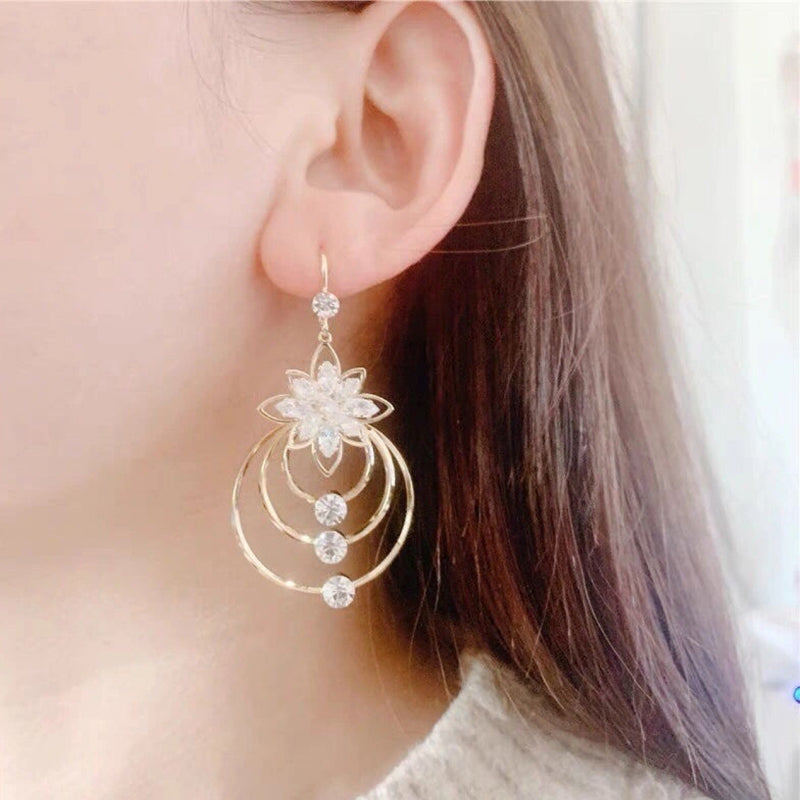 Drei-Ringe Ohrringe mit Kristall-Lotus