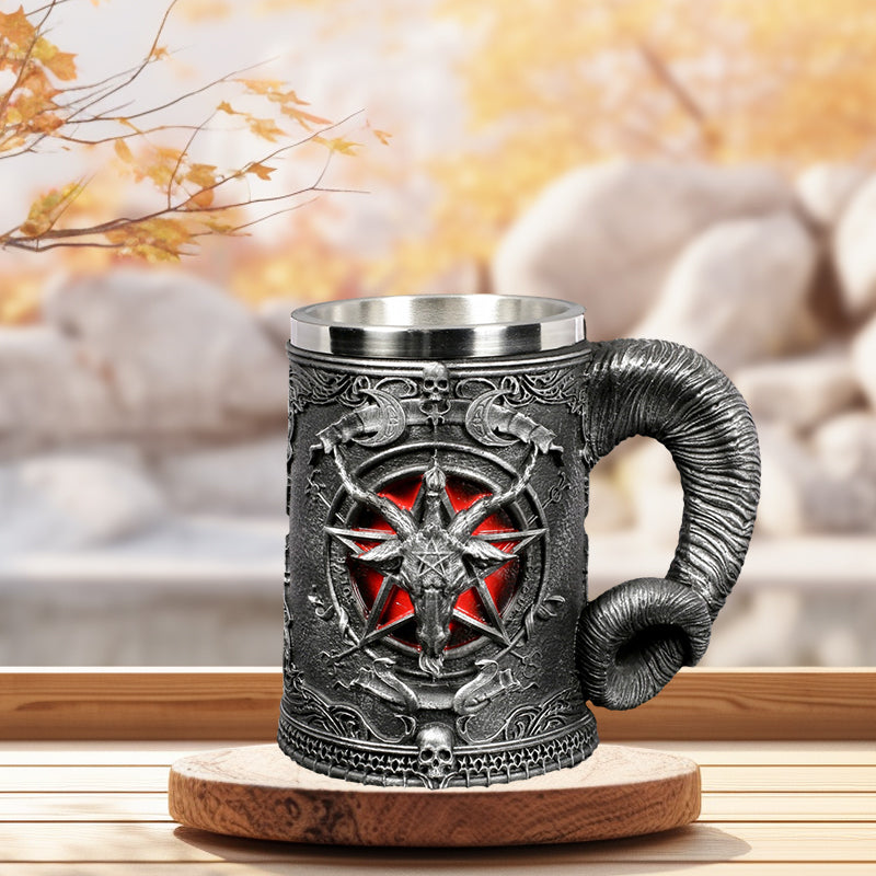 Kreativer mittelalterlicher Edelstahlkrug für Bier und Kaffee
