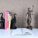 Elegant Statue of Justice – Symbol of Fairness and Order