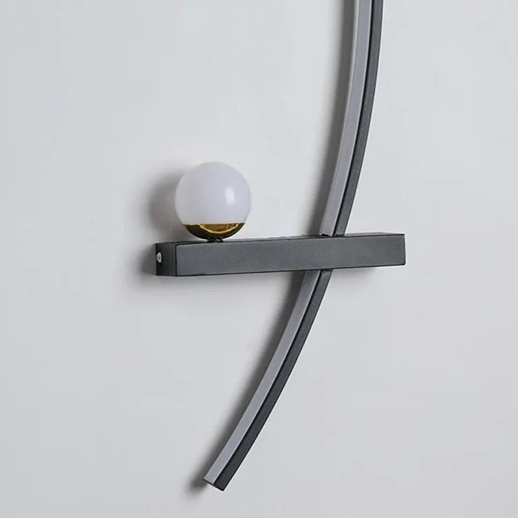 Moderne LED Wandleuchte mit geschwungener Form und Lichtmodi