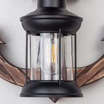 Rustikale Wandlampe aus Holz mit Voltyx Laterne