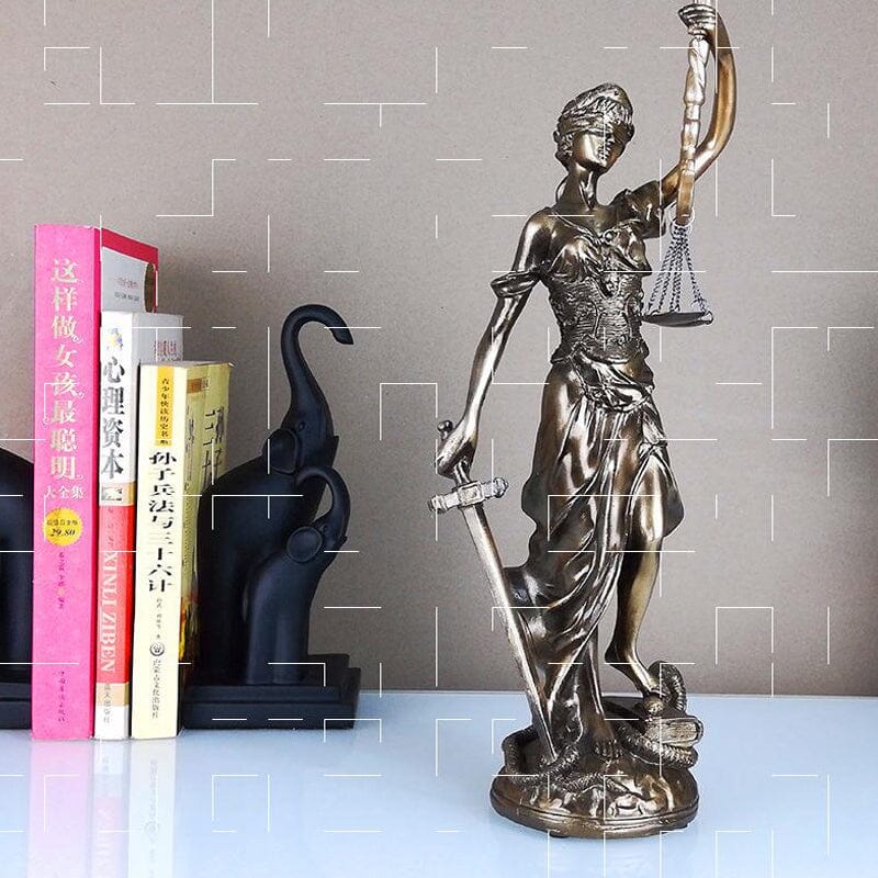 Elegant Statue of Justice – Symbol of Fairness and Order