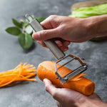 Gemüseschäler aus Stahl – 2-in-1 Werkzeug