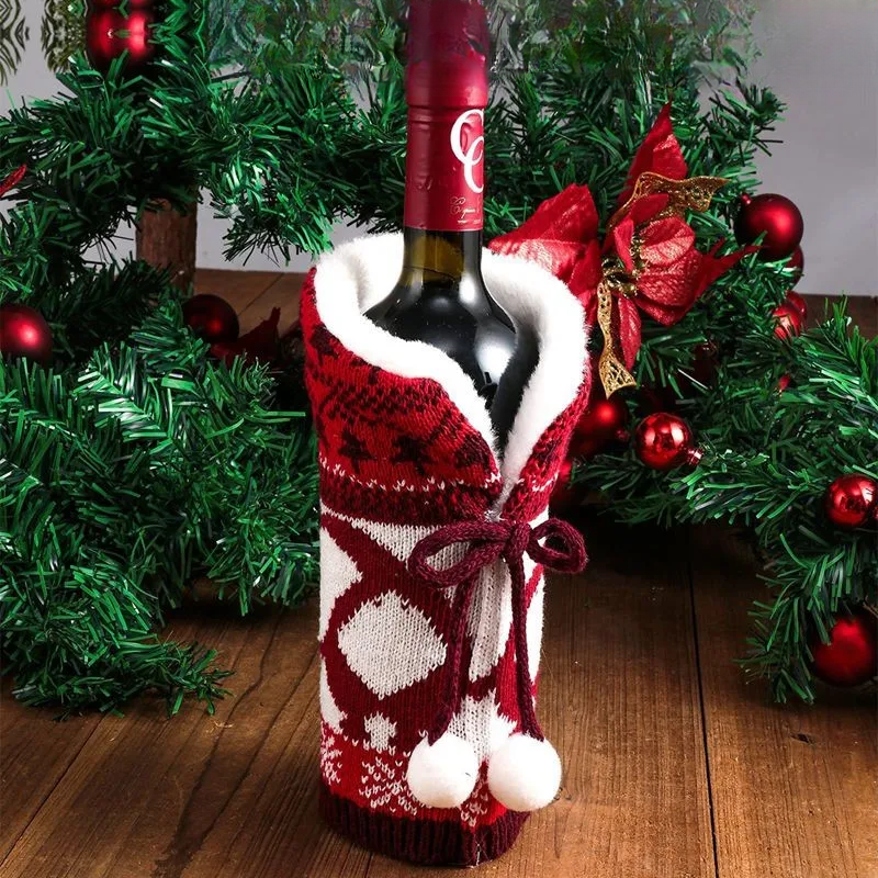 Weihnachtsflaschenhülle mit Fellkragen – festliche Weindekoration, Gnome