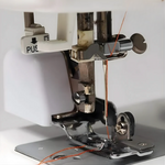 Effizientes Overlock-Nähfuß – Nähen, Schneiden und Versäubern in einem Schritt