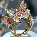 Ring mit Schmetterlingsblüte