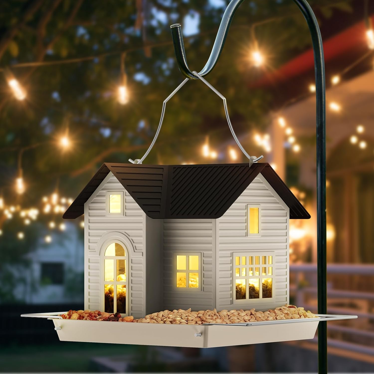 Solarvogelhaus mit LED-Beleuchtung – Landhausstil