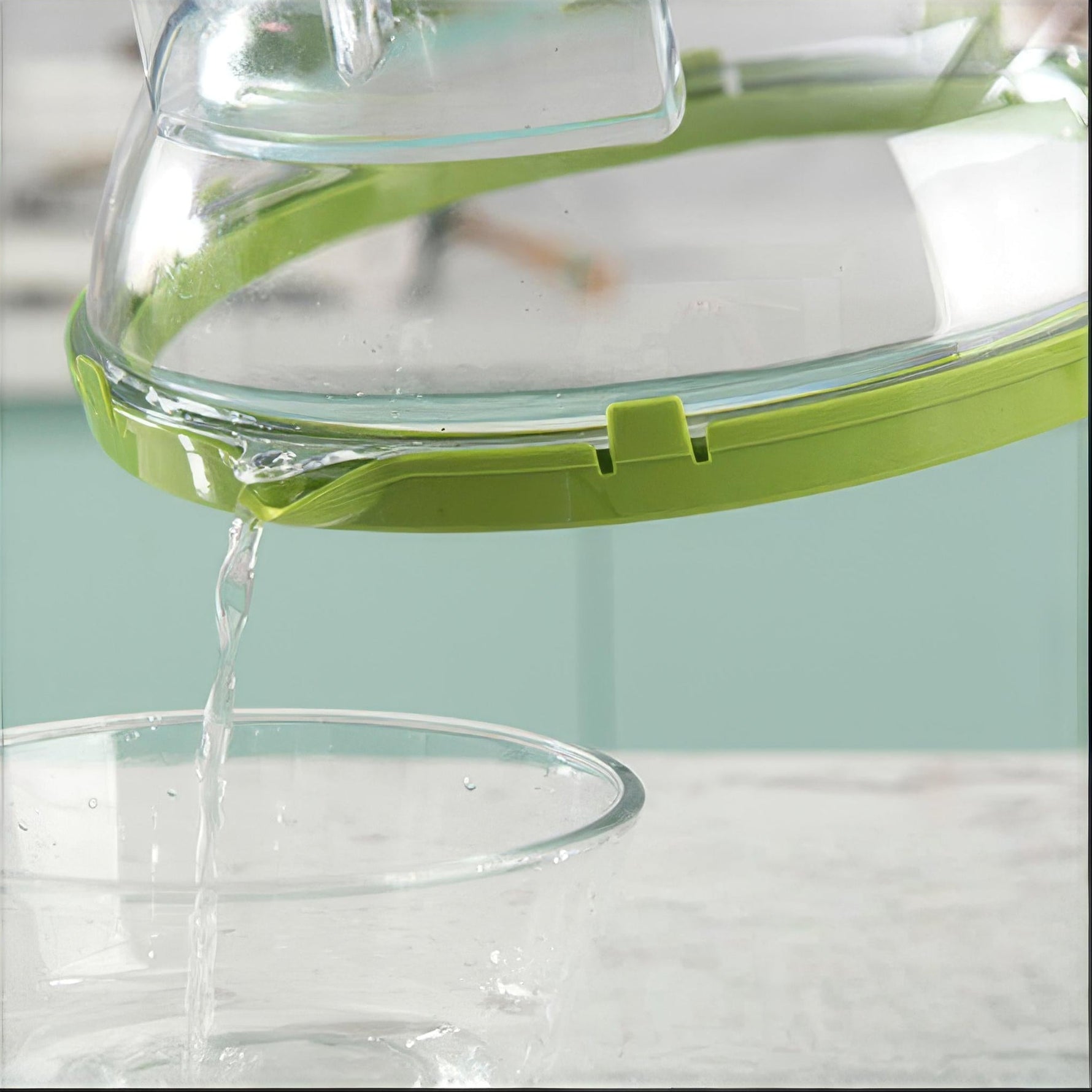 Splatter Guard Deluxe – High-Quality Microwave Protector for Your Kitchen