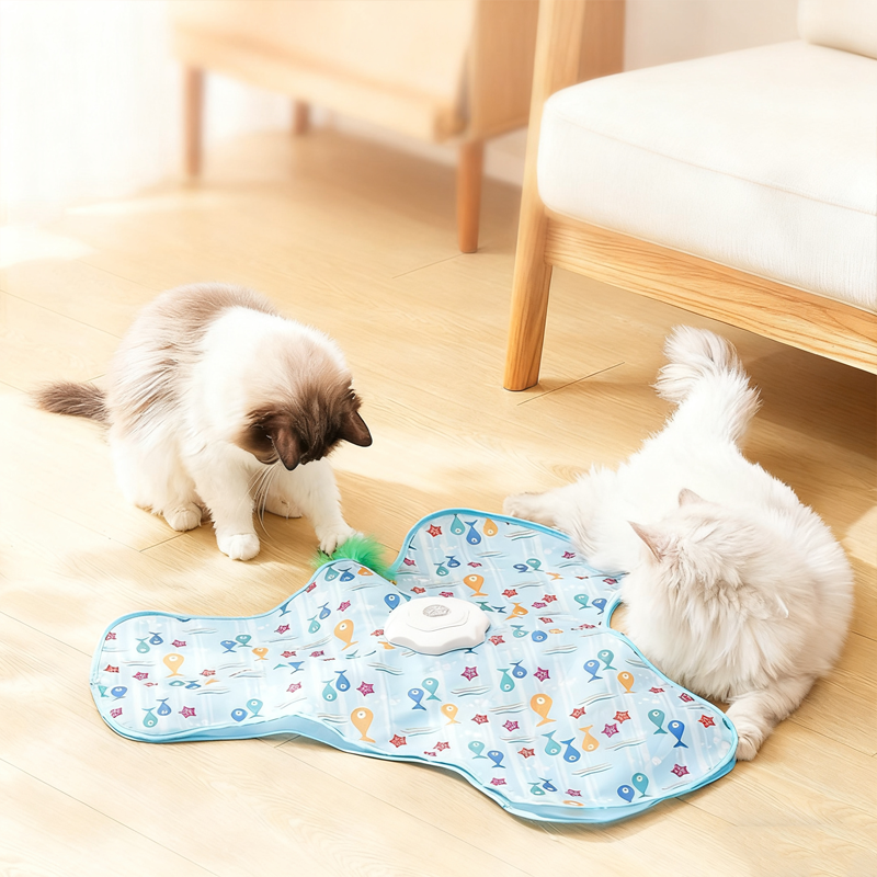 Interaktives Katzen-Spielmatte mit verstecktem Federmechanismus