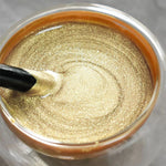 Wetterfeste Metallic-Goldfarbe auf Wasserbasis