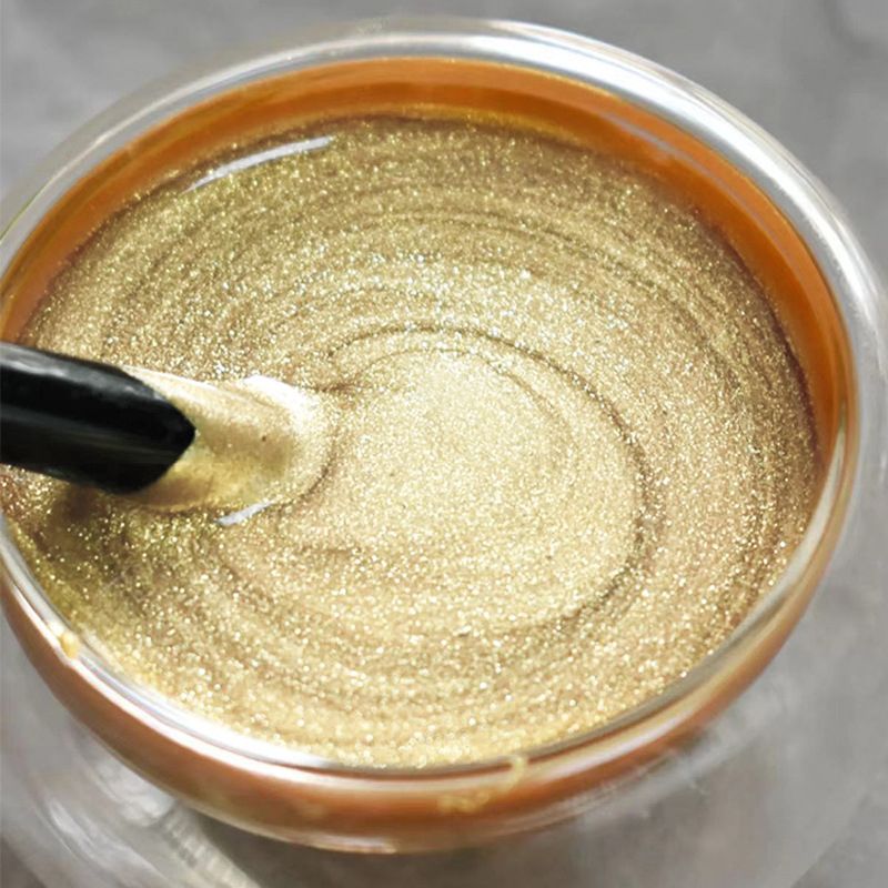 Wetterfeste Metallic-Goldfarbe auf Wasserbasis