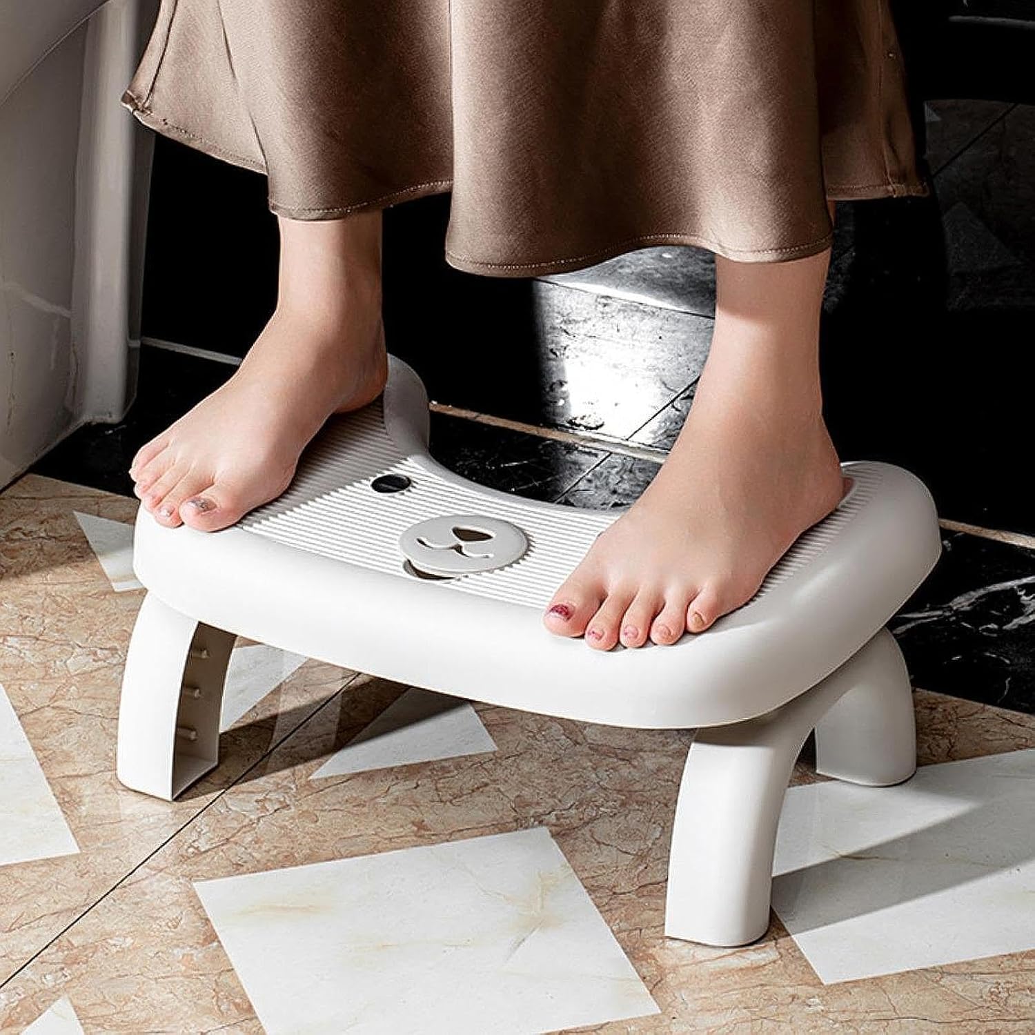 Comfortable support for a natural squatting posture