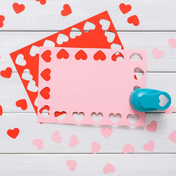 Papierstanzer mit 15 einzigartigen Motiven aus strapazierfähigem Kunststoff