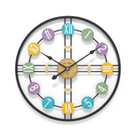 Große Vintage Wanduhr mit römischen Ziffern und Metallrahmen