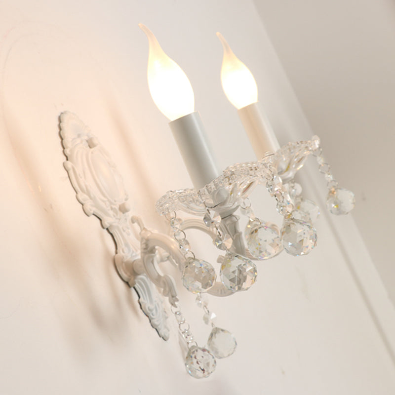 Elegante Wandlampe für Kerzen mit Kristallverzierung in Weiß