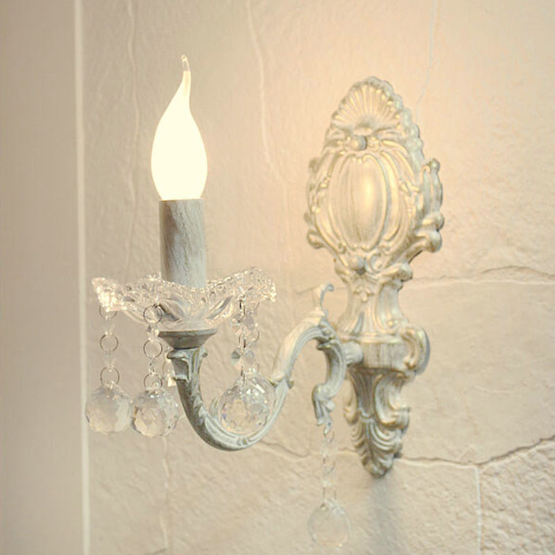 Elegante Wandlampe für Kerzen mit Kristallverzierung in Weiß