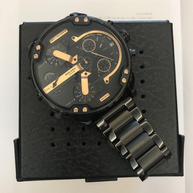 Elegante Quarzchronographuhr aus Edelstahl
