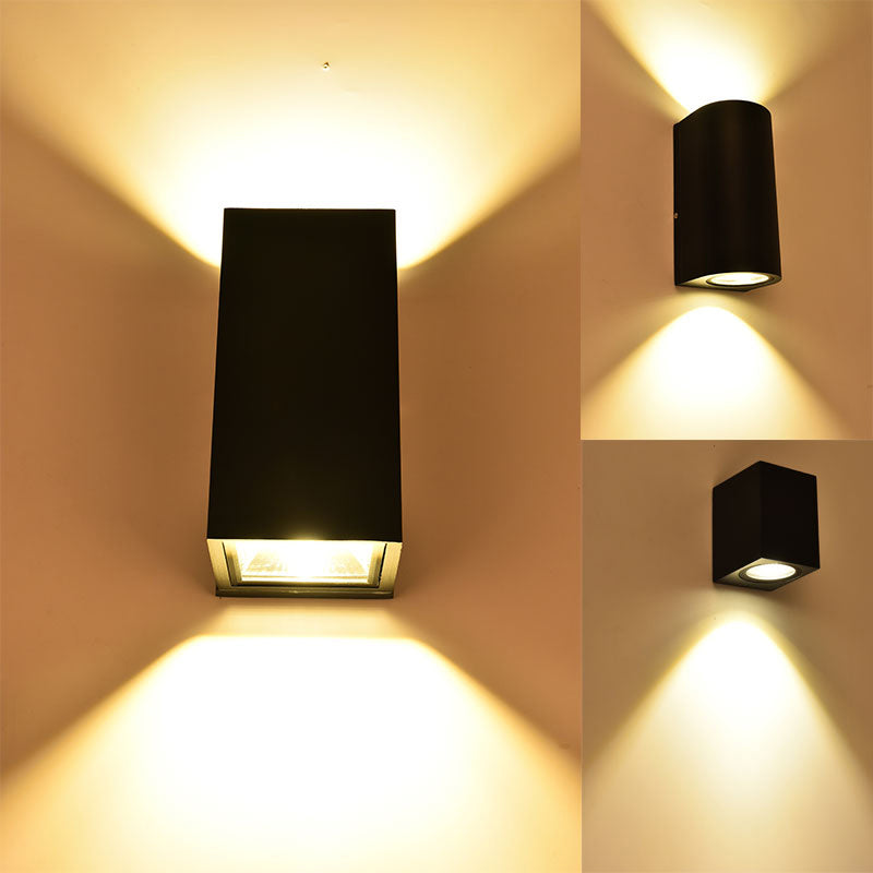 Minimalistische schwarze LED-Wandleuchte in geometrischer Form aus Aluminium für die Terrasse