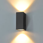 Minimalistische schwarze LED-Wandleuchte in geometrischer Form aus Aluminium für die Terrasse