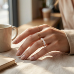 Eleganter Rotationsring mit Zirkonia-Steinen