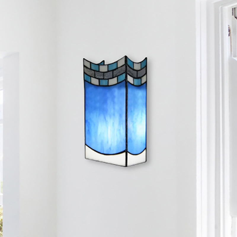 Elegante Tiffany-Wandlampe mit Buntglas-Schirm für Innenräume