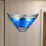 Elegante Tiffany-Wandlampe mit Buntglas-Schirm für Innenräume