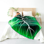 Leaf-shaped Snuggle Blanket – Cozy and Stylish