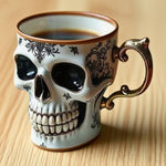 Gothic Schädel Becher Noctura – Handbemalte Dekoration mit Kunstmotiv