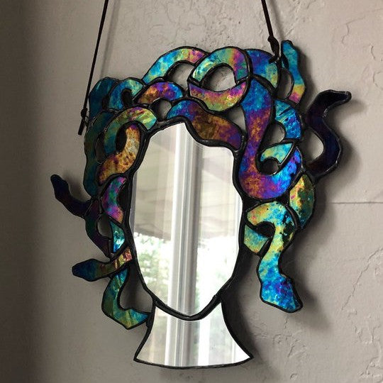 Luzia | Handgefertigter Sonnenfänger mit Medusa-Design