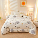 Sleeping Comfort Blanket Blütenzauber | Soft & Easy Care | Elegant Design